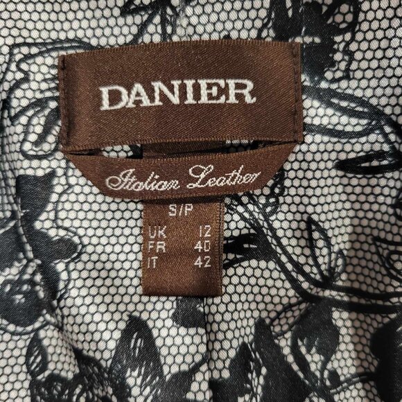 Ladies Leather Jacket - Picture 12 of 14